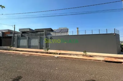 Casa com 3 quartos à venda na Rua Diógenes Pinto, 243, Jardim Munique, Maringá