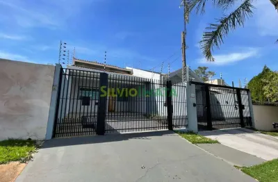 Casa com 3 quartos para alugar na Rua Pioneiro Antônio Castanha, 675, Jardim Itália, Maringá