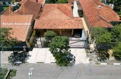 Casa com 4 quartos e 6 banheiros à venda, 400 m² por r$ 980.000