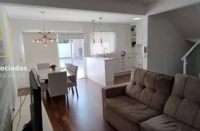 Casa Impecável 3 dorm.1 suíte com Closet e sacada, Piscina, Churrasqueira