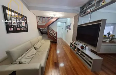 Casa 3 suítes, planejados, piscina, 3 vagas, ótimos acabamentos