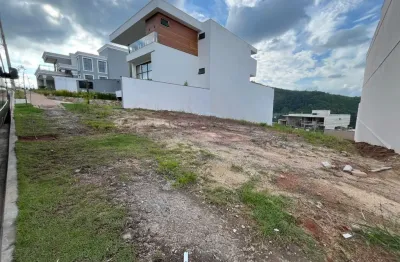 Ótimo terreno em muito suave declive, no condomínio mais procurado de juiz de fora, o estrela alta!