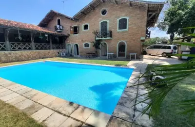 Casa à venda em candeias, 600m², 4 suítes, 6 banheiros