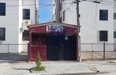 Descubra o conforto e a praticidade de viver em um apartamento de 2 dormitórios no coração de candeias, jaboatão dos guararapes. localizado no renomado edifício montesquieu, este imóvel de 55m² de áre