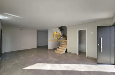 Espaçoso sobrado com 4 quartos sendo 1 suíte, 4 banheiro e rooftop em condomínio boqueirão