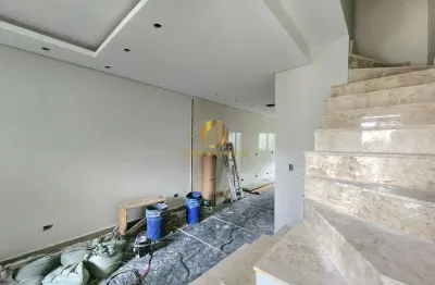 Sobrado novo 3 quartos, suíte alto padrão acabamentos sítio cercado curitiba