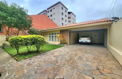 Casa térrea 4 quartos com edícula e churrasqueira,  á venda no santa quitéria