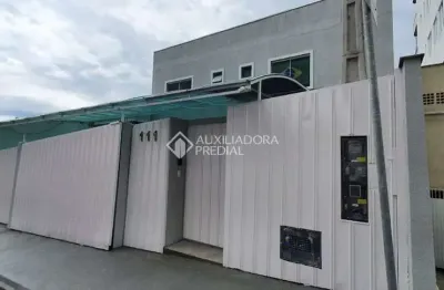 Prédio para alugar na rua felipe domingos petry, 111, praia comprida, são josé, 590 m2 por r$ 17.000