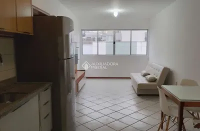 Apartamento com 1 quarto para alugar na rua jornalista tito carvalho, 155, carvoeira, florianópolis, 47 m2 por r$ 3.300