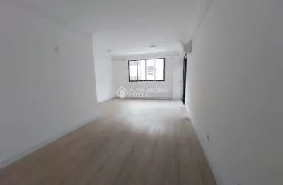 Apartamento com 3 quartos para alugar na rua altamiro guimarães, 302, centro, florianópolis, 100 m2 por r$ 4.999