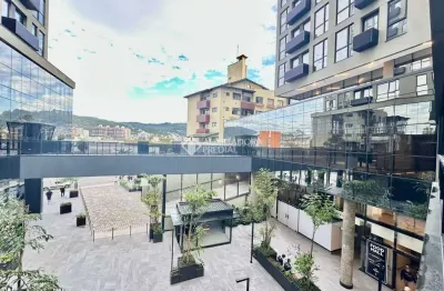 Apartamento com 1 quarto para alugar na rua professora maria flora pausewang, 137, trindade, florianópolis, 31 m2 por r$ 3.900