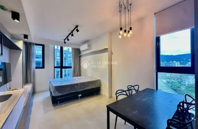 Apartamento com 1 quarto para alugar na rua professora maria flora pausewang, 137, trindade, florianópolis, 35 m2 por r$ 4.200