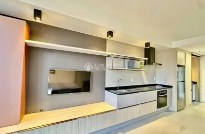 Apartamento com 1 quarto para alugar na rua professora maria flora pausewang, 137, trindade, florianópolis, 31 m2 por r$ 3.900