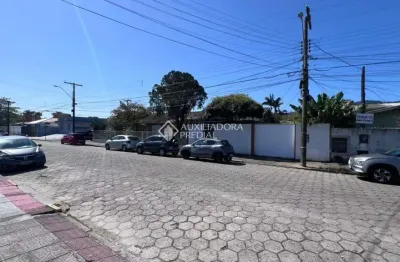 Casa comercial para alugar na rua lúcio vitorino de souza, 120, santa mônica, florianópolis, 360 m2 por r$ 12.000