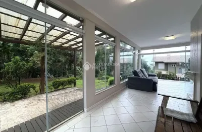 Casa em condomínio fechado com 3 quartos para alugar na rodovia jornalista manoel de menezes, 2201, barra da lagoa, florianópolis, 137 m2 por r$ 9.500