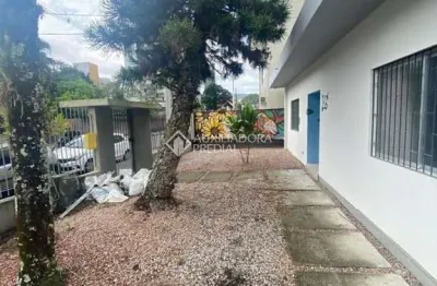 Apartamento com 1 quarto para alugar na rua professor simão josé hess, 82, trindade, florianópolis, 25 m2 por r$ 2.400