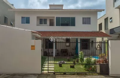 Casa com 2 quartos para alugar na servidão jaborandi, 1163, campeche, florianópolis, 71 m2 por r$ 4.000