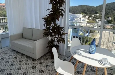 Apartamento com 1 quarto para alugar na rua júlio d'acia barreto, 161, carvoeira, florianópolis, 60 m2 por r$ 4.000