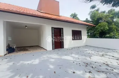 Casa com 4 quartos para alugar na rua das cerejeiras, 430, carvoeira, florianópolis, 180 m2 por r$ 6.100
