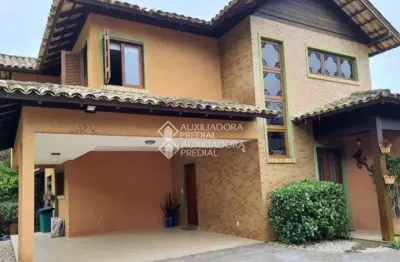 Casa com 3 quartos para alugar na rua canto da amizade, 61, lagoa da conceição, florianópolis, 263 m2 por r$ 14.000