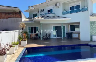 Casa com 3 quartos para alugar na rua romanos goedert, 27, fazenda santo antônio, são josé, 204 m2 por r$ 11.000