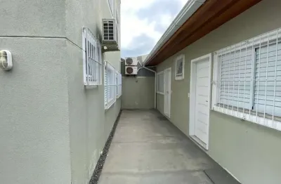 Apartamento com 1 quarto para alugar na rua augusto lídio pires, 60, trindade, florianópolis, 25 m2 por r$ 2.300