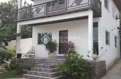 Casa com 4 quartos para alugar na rodovia jornalista manoel de menezes, 2380, barra da lagoa, florianópolis, 180 m2 por r$ 9.000