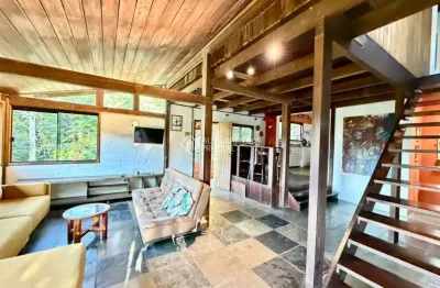 Casa em condomínio fechado com 3 quartos para alugar na Rua Laurindo Januário da Silveira, 3412, Lagoa da Conceição, Florianópolis, 200 m2 por R$ 8.000