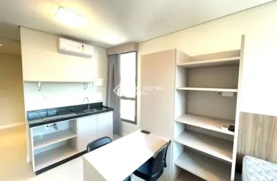 Apartamento com 1 quarto para alugar na Rua João de Deus Machado, 0101, Trindade, Florianópolis, 25 m2 por R$ 3.650