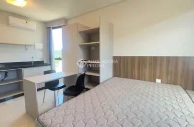 Apartamento com 1 quarto para alugar na Rua João de Deus Machado, 101, Trindade, Florianópolis, 24 m2 por R$ 3.652
