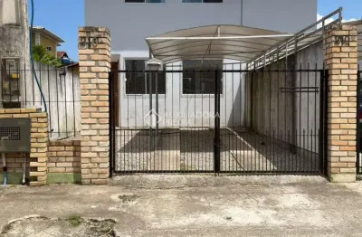 Casa com 3 quartos para alugar na Rua Celso Martins da Silveira, 210, Carianos, Florianópolis, 98 m2 por R$ 3.500