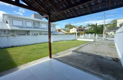 Casa com 2 quartos para alugar na Rua João Carlos de Souza, 361, Santa Mônica, Florianópolis, 120 m2 por R$ 5.200
