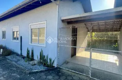 Casa com 2 quartos para alugar na candido manoel pires, 189, campeche, florianópolis, 100 m2 por r$ 3.200