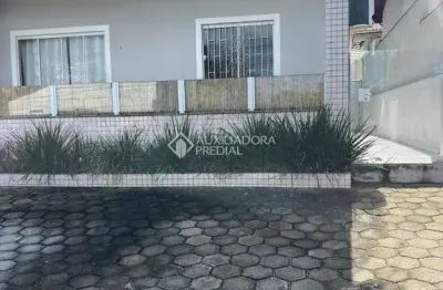 Apartamento com 2 quartos para alugar na servidão jaborandi, 591, campeche, florianópolis, 75 m2 por r$ 3.500