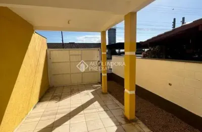 Casa com 2 quartos para alugar na valter de oliveira, 80, campeche, florianópolis, 80 m2 por r$ 4.000