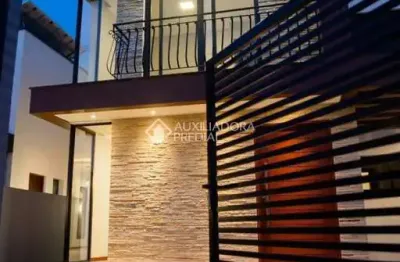 Casa com 3 quartos para alugar na rua embaúba do ribeirão, 318, ribeirão da ilha, florianópolis, 175 m2 por r$ 7.500