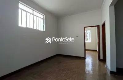 Casa com 4 quartos para alugar no Centro, Divinópolis 