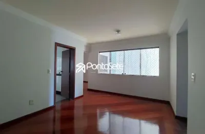 Apartamento com 4 quartos para alugar no Centro, Divinópolis 
