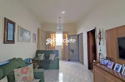 Casa com 3 quartos à venda no Centro, Divinópolis 