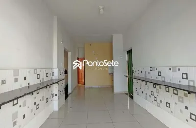 Casa com 3 quartos para alugar no Centro, Divinópolis 