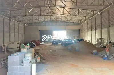 Barracão / Galpão / Depósito para alugar no São José, Divinópolis 