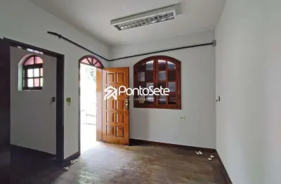 Casa com 9 quartos para alugar no Centro, Divinópolis 