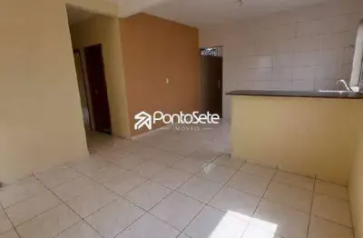 Casa com 3 quartos para alugar no Davanuze, Divinópolis 