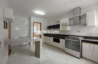 Apartamento com 4 quartos para alugar no Centro, Divinópolis 