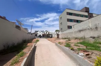 Casa com 2 quartos para alugar no Catalão, Divinópolis 