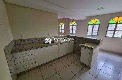 Apartamento com 2 quartos para alugar no Centro, Divinópolis 