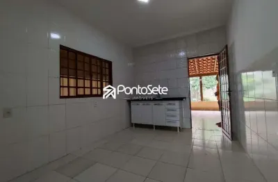 Casa com 3 quartos para alugar no Santo André, Divinópolis 