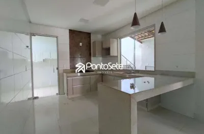 Casa com 3 quartos para alugar na Casa Nova, Divinópolis 