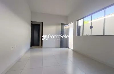 Casa com 3 quartos para alugar no Manoel Valinhas, Divinópolis 