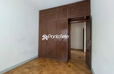 Casa com 3 quartos para alugar no Centro, Divinópolis 